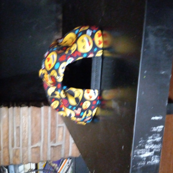 Cute emoji hat - Picture 7 of 8